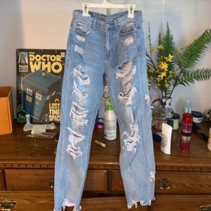 distressed American eagle mom jeans